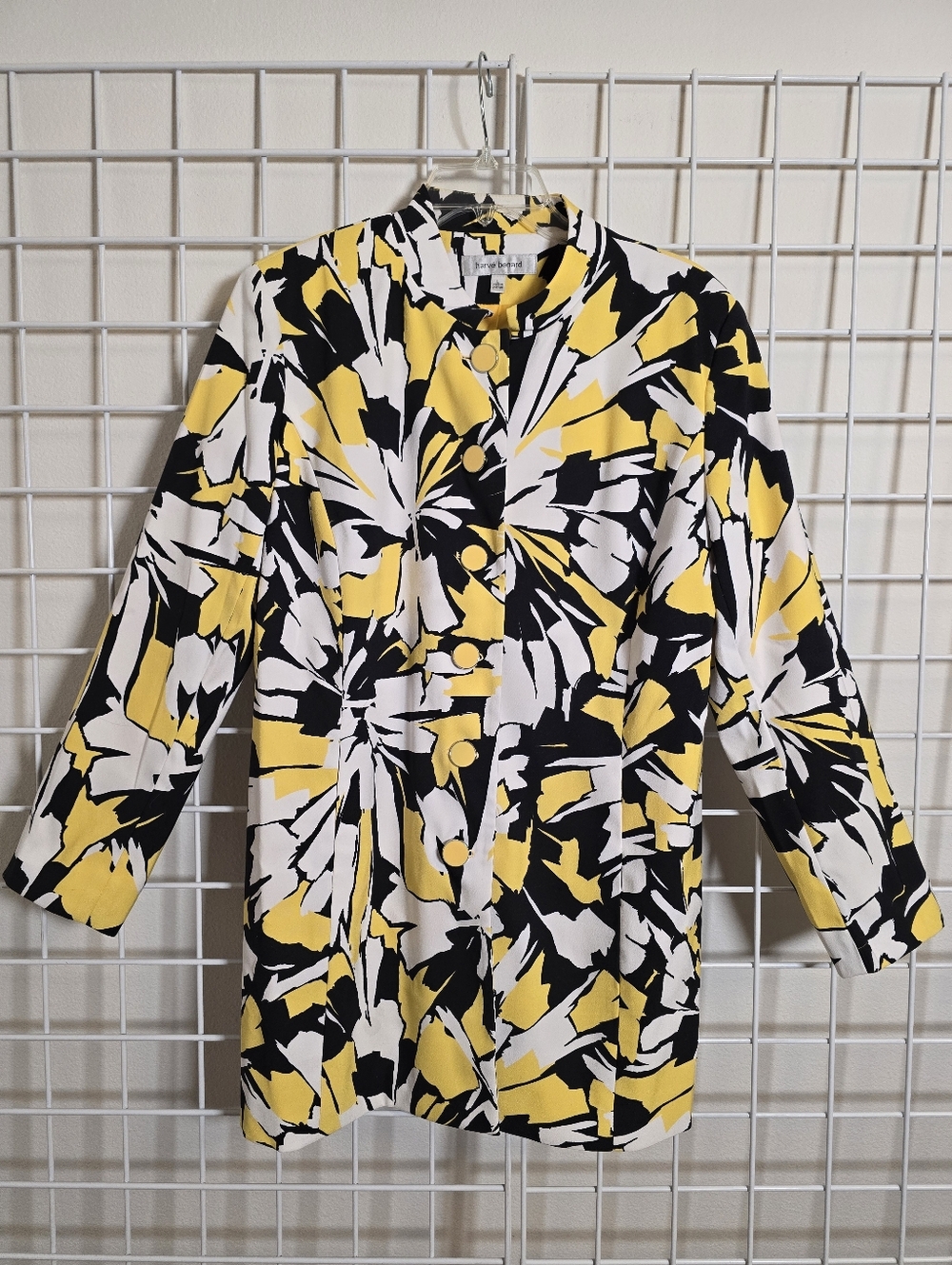 Harve Benard Black, Yellow, White Abstract‎ Print Jacket Size Large